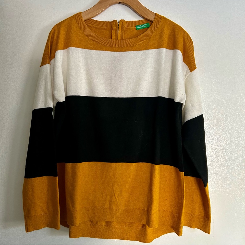 United Colors of Benetton zip back sweater small